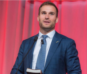 NFL Christian QB Wins Leadership Award