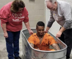 Sheriff’s Office Openly Praises the Lord as Inmates Get Baptized