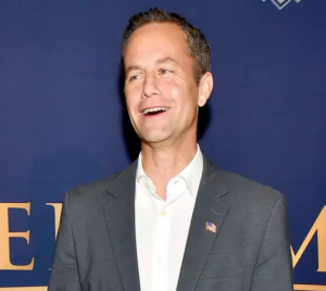 More Than 2,500 Show Up for Kirk Cameron’s Story Time Hour at Library